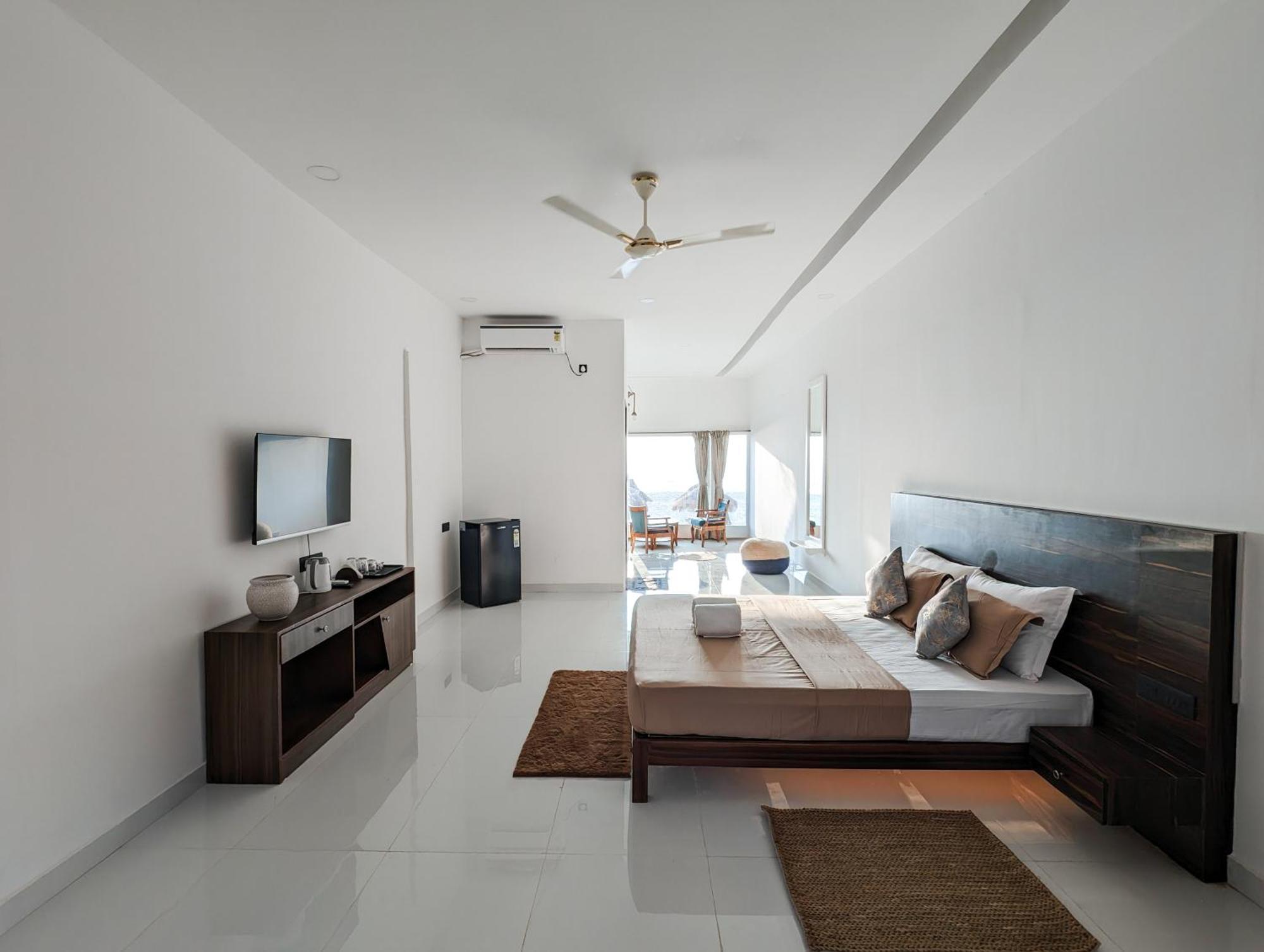 Aqua Beach Stays Ashwem Mandrem Esterno foto