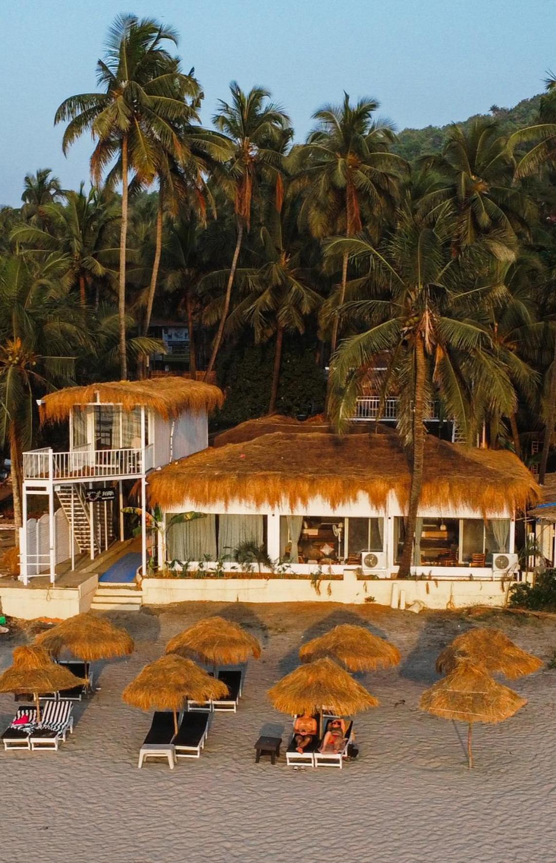 Aqua Beach Stays Ashwem Mandrem Esterno foto