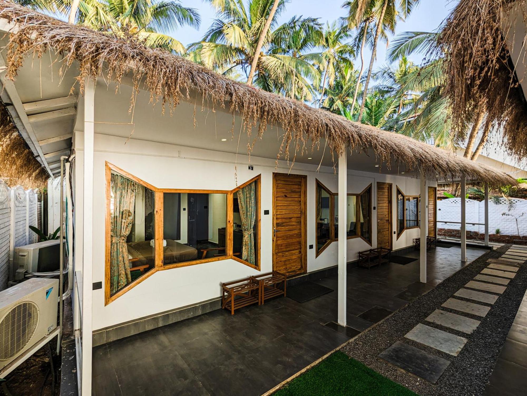 Aqua Beach Stays Ashwem Mandrem Esterno foto