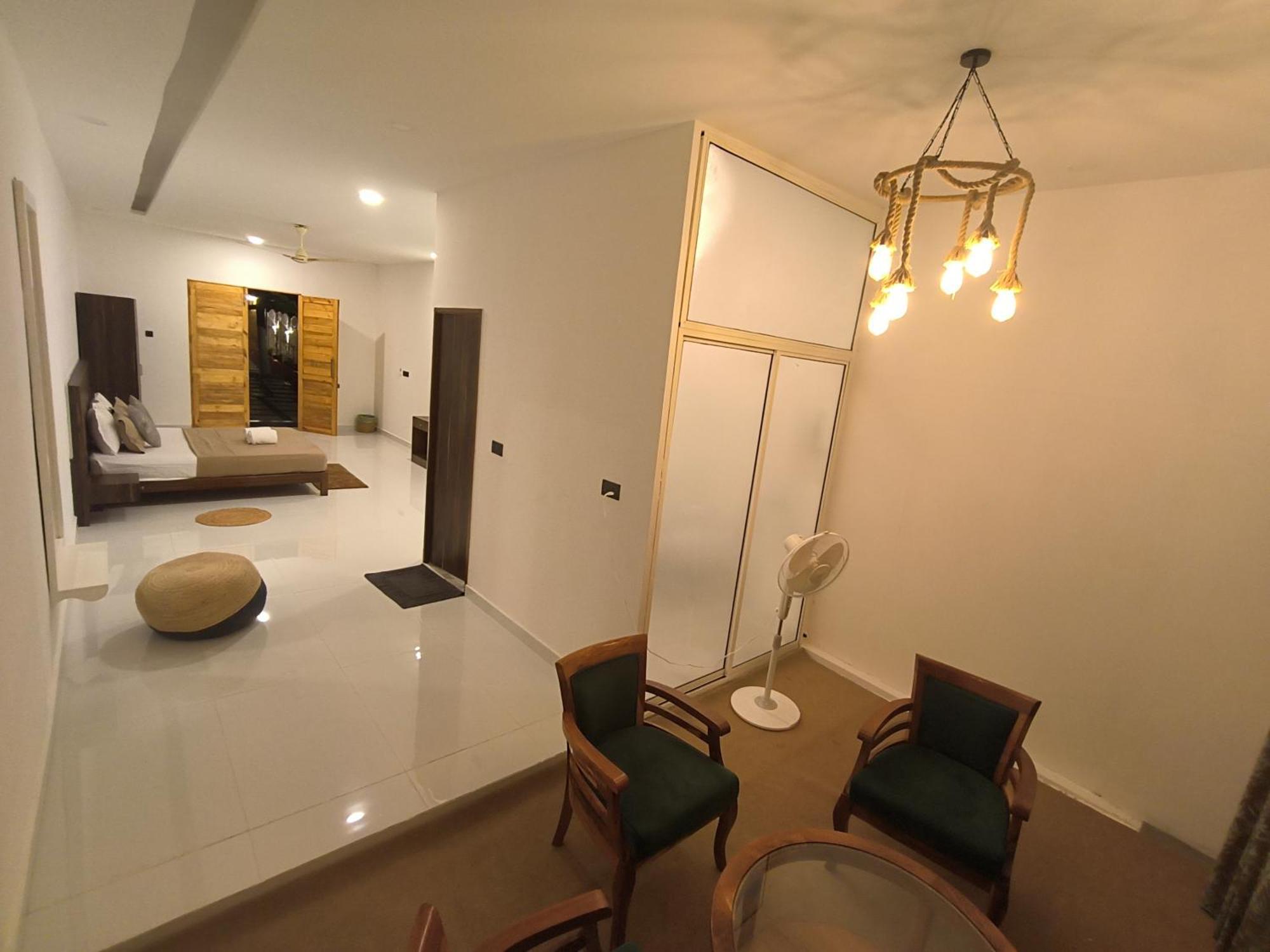 Aqua Beach Stays Ashwem Mandrem Esterno foto