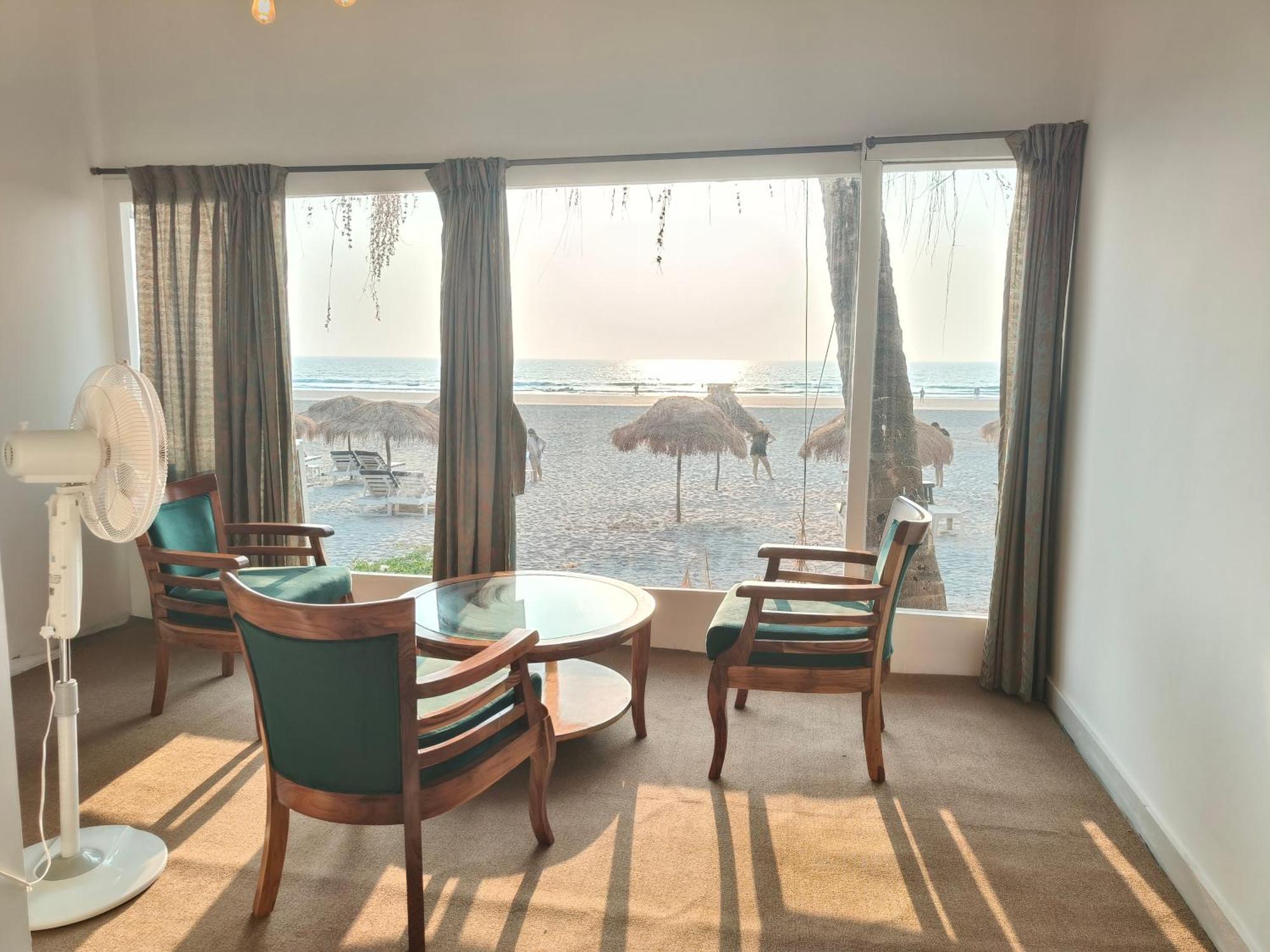 Aqua Beach Stays Ashwem Mandrem Esterno foto