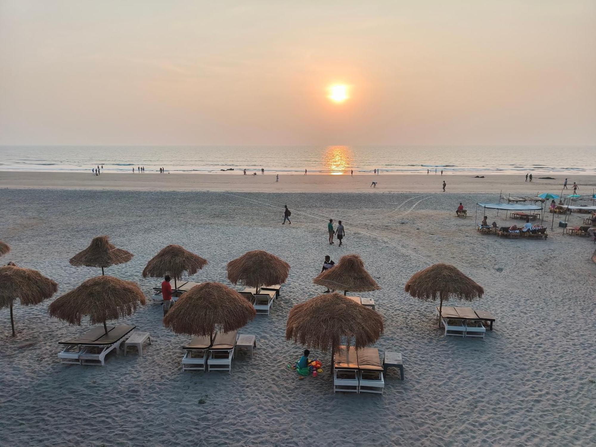Aqua Beach Stays Ashwem Mandrem Esterno foto