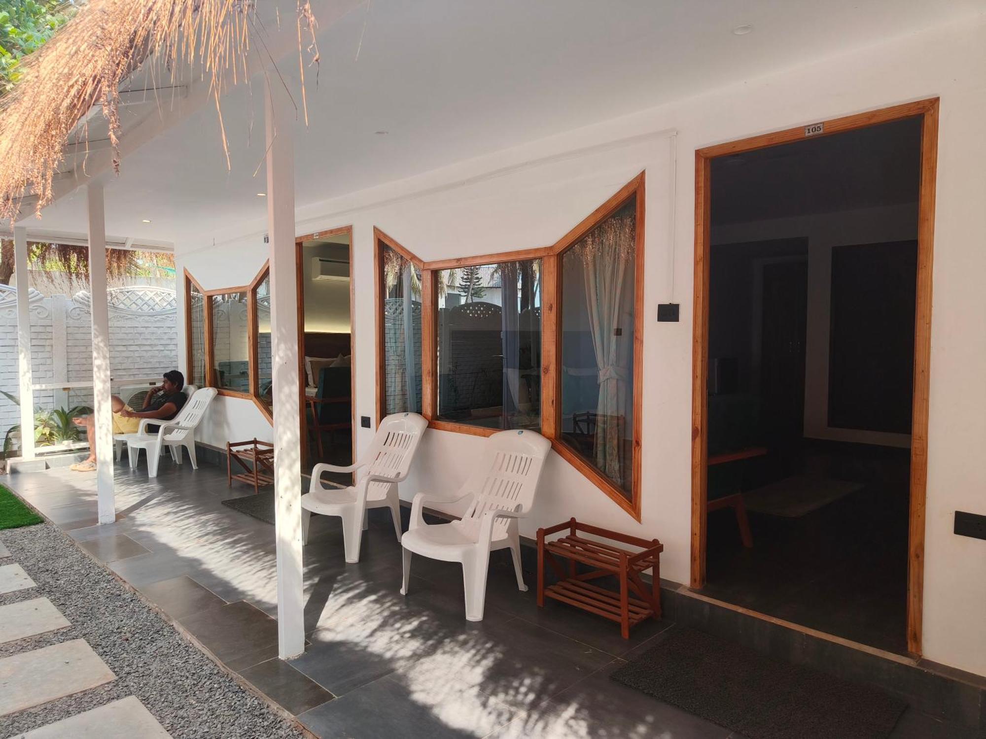 Aqua Beach Stays Ashwem Mandrem Esterno foto