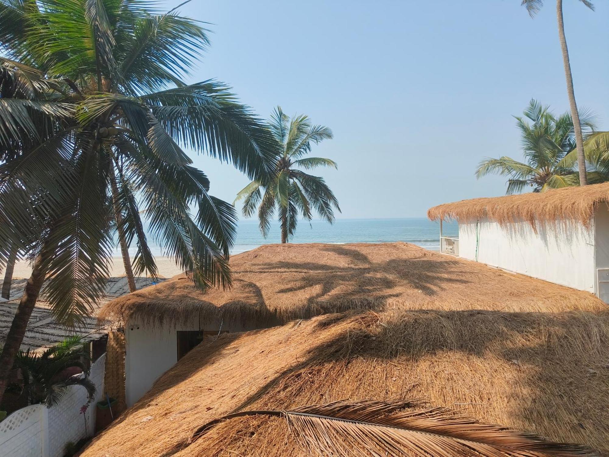 Aqua Beach Stays Ashwem Mandrem Esterno foto