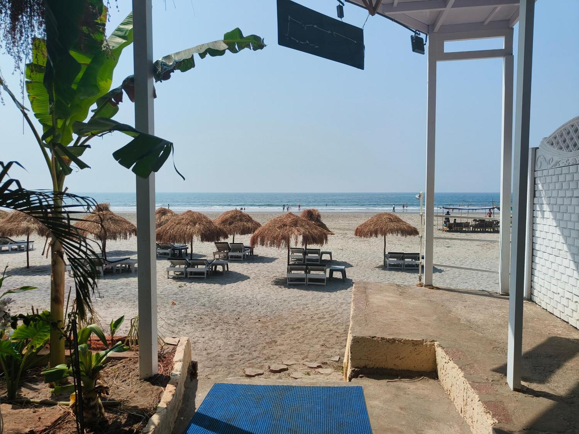 Aqua Beach Stays Ashwem Mandrem Esterno foto