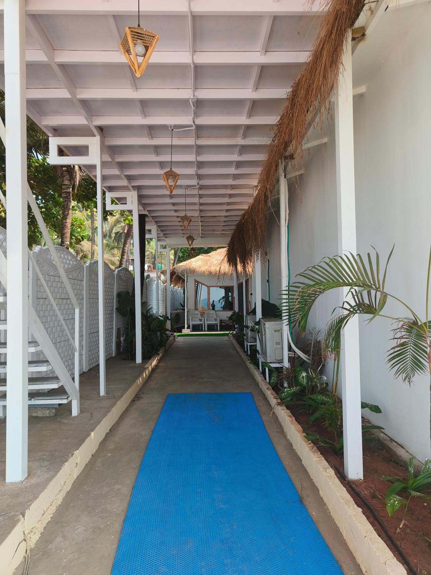 Aqua Beach Stays Ashwem Mandrem Esterno foto