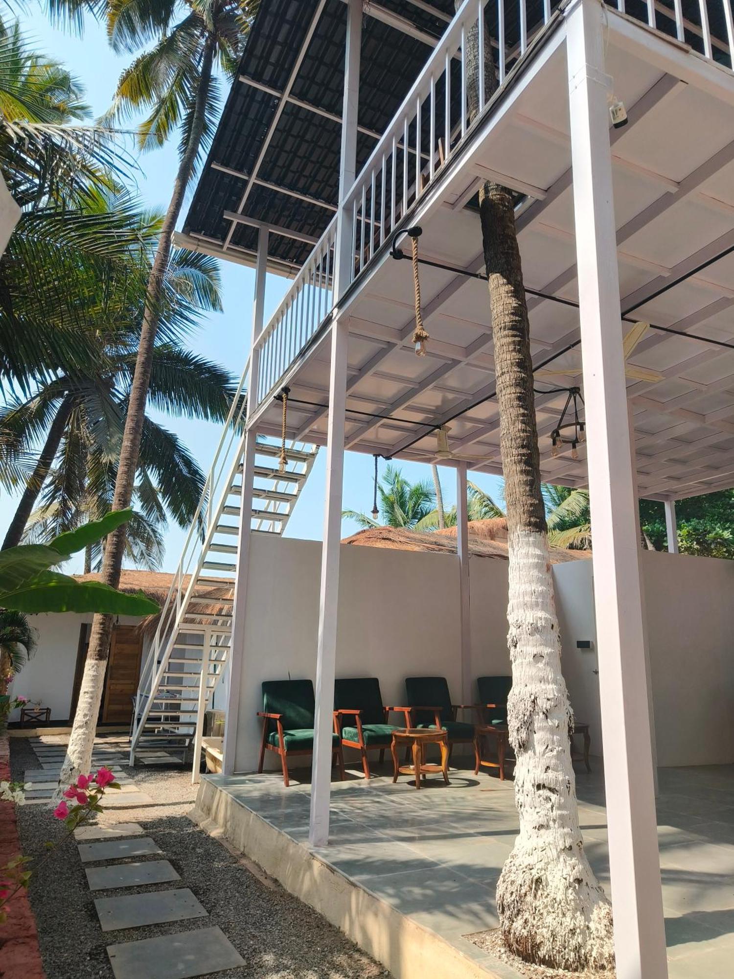 Aqua Beach Stays Ashwem Mandrem Esterno foto