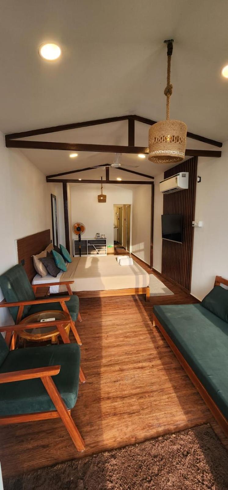 Aqua Beach Stays Ashwem Mandrem Esterno foto