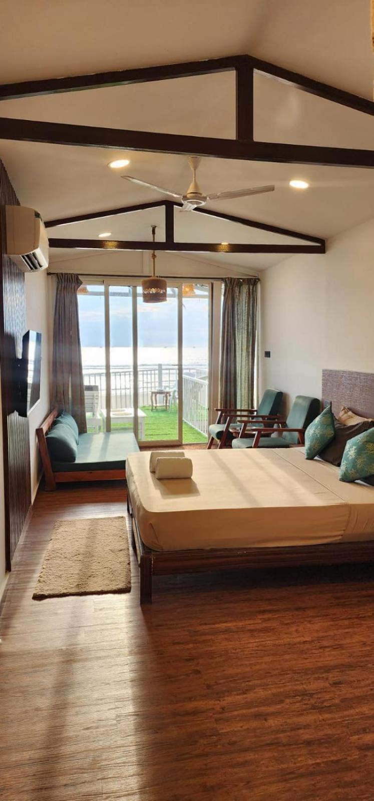 Aqua Beach Stays Ashwem Mandrem Esterno foto